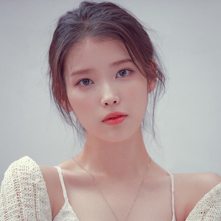 IU soloist KPOP and Korean actress.